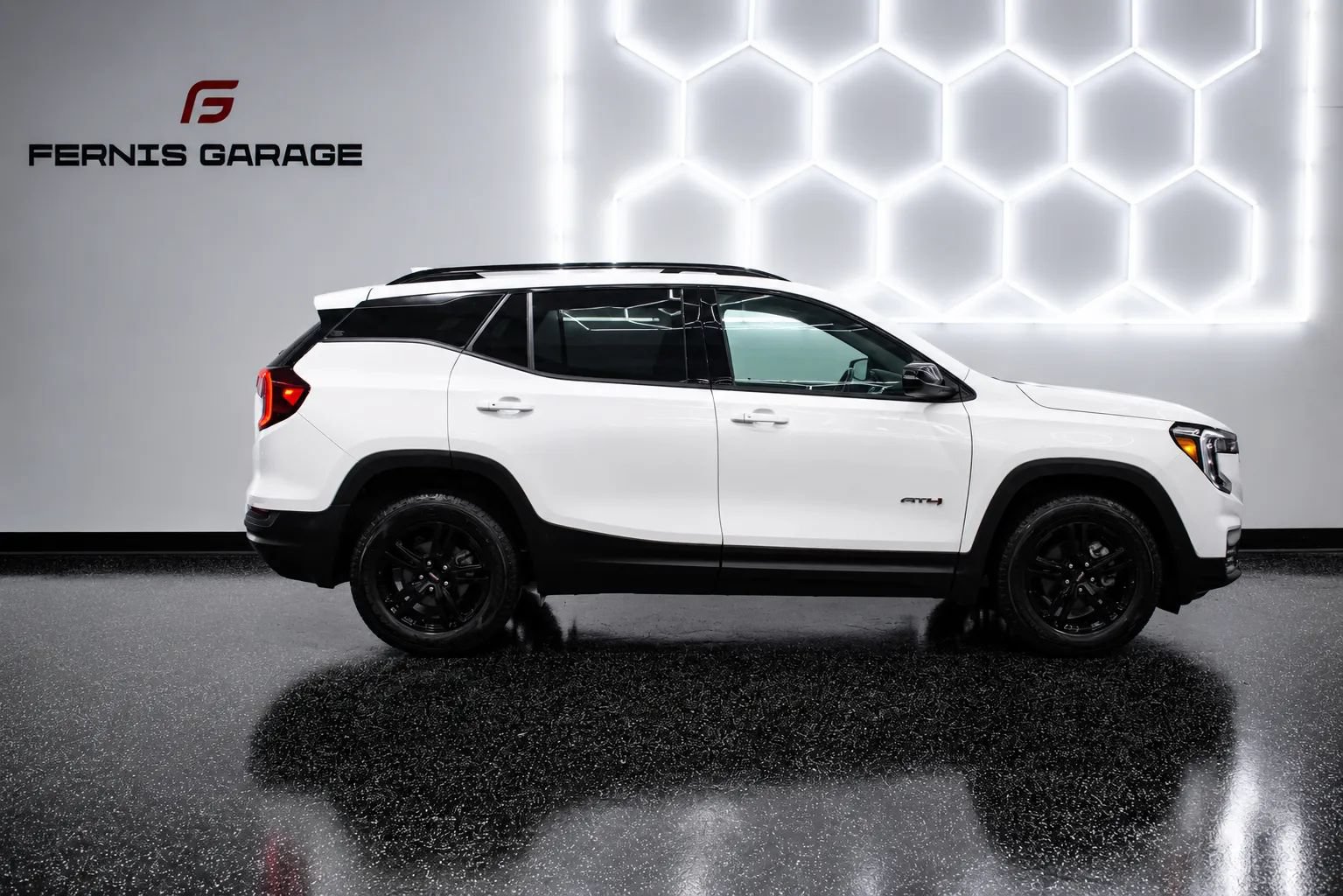 Used 2024 GMC Terrain AT4 AWD/4WD image 4