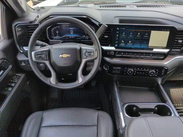 Used 2025 Chevrolet Silverado 3500 LTZ w/ LTZ Convenience Package AWD/4WD image 19
