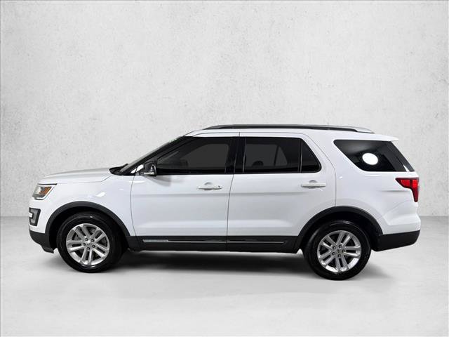 Used 2017 Ford Explorer XLT FWD image 6