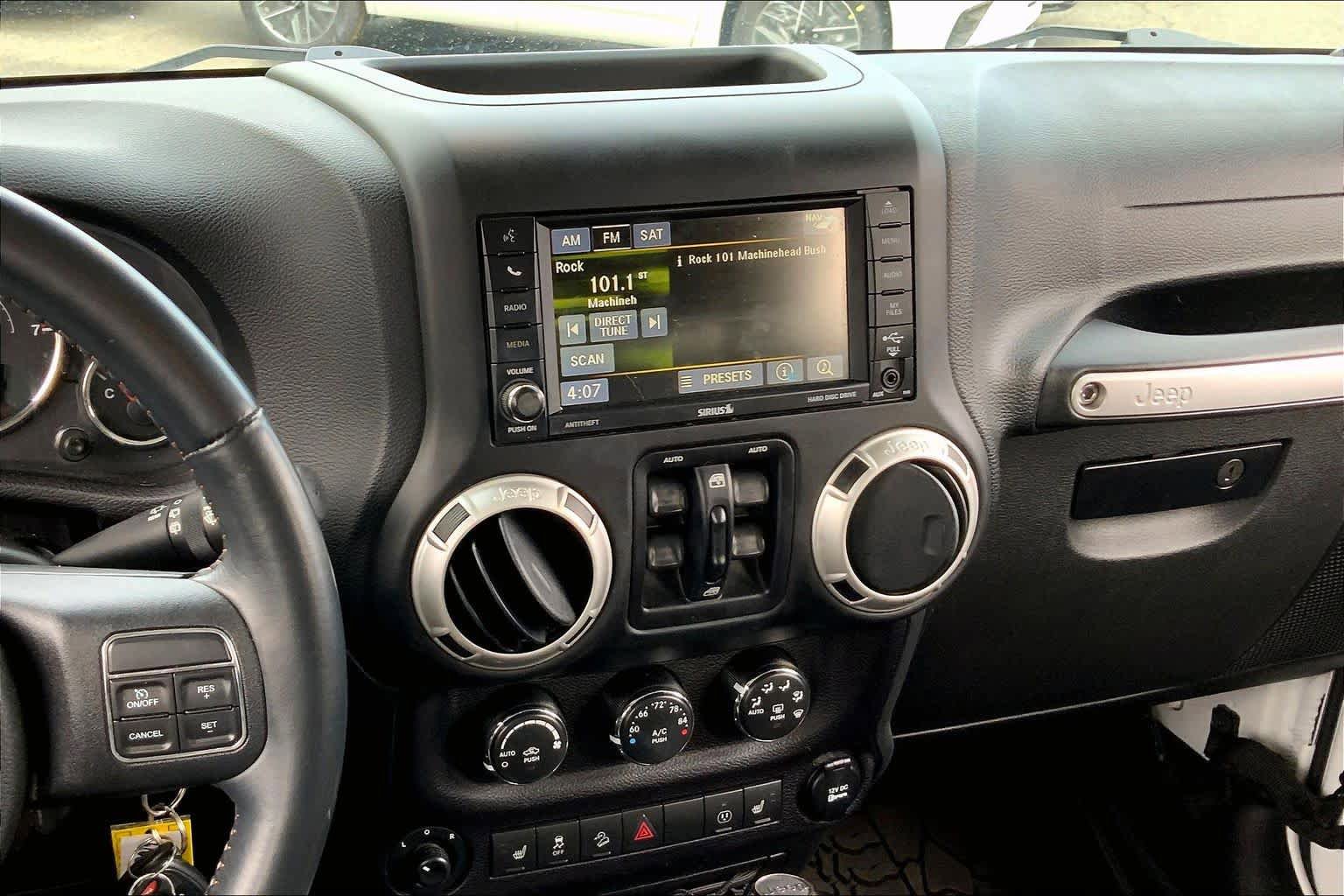 Used 2017 Jeep Wrangler Unlimited Sahara w/ Dual Top Group AWD/4WD image 7