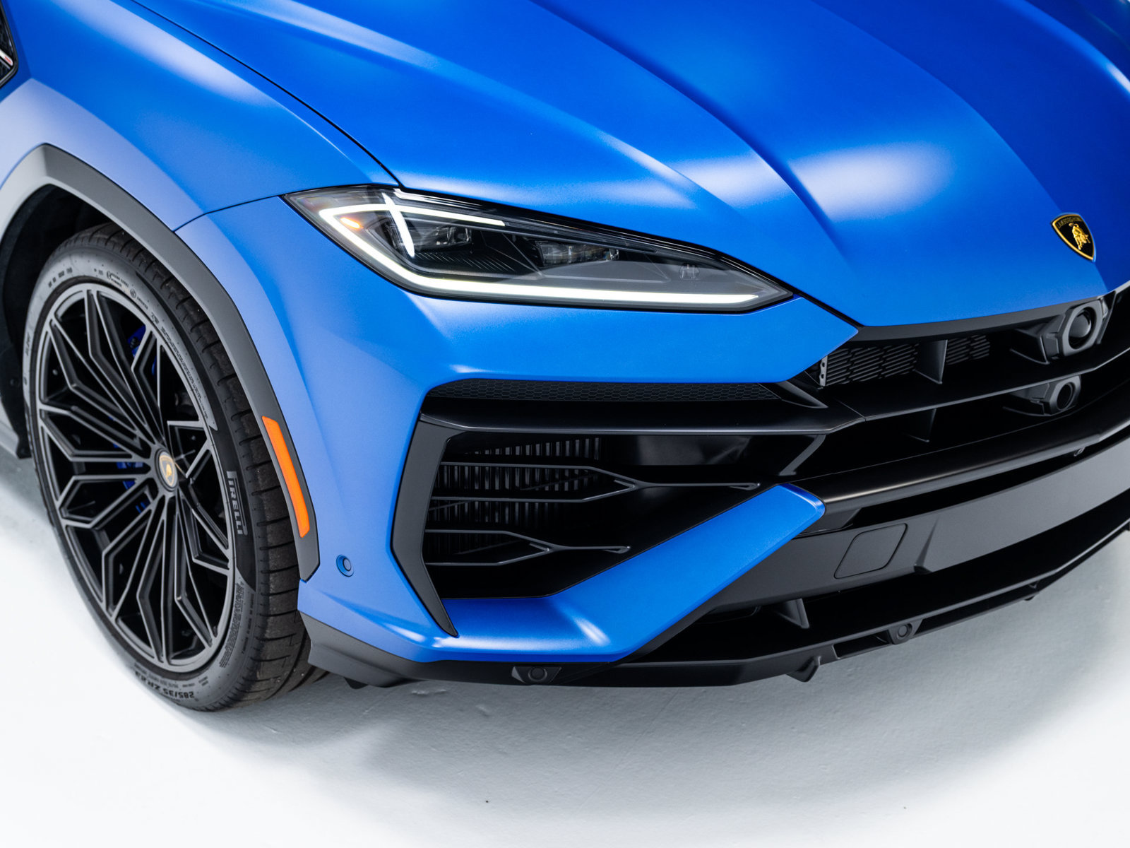 Used 2025 Lamborghini Urus SE AWD/4WD image 33