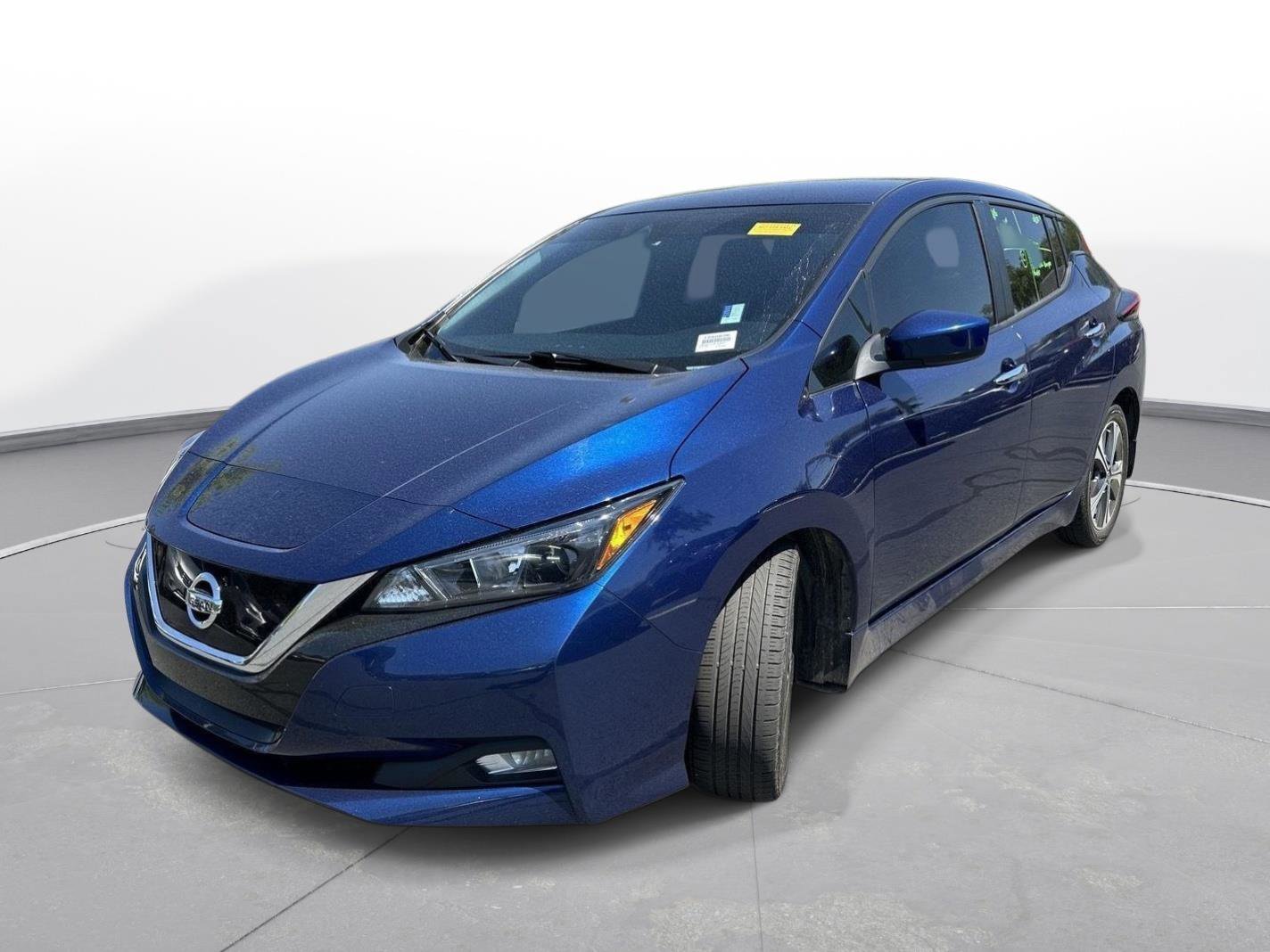 Used 2022 Nissan Leaf SV image 2