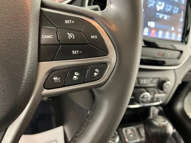 Used 2022 Jeep Cherokee Limited AWD/4WD image 23
