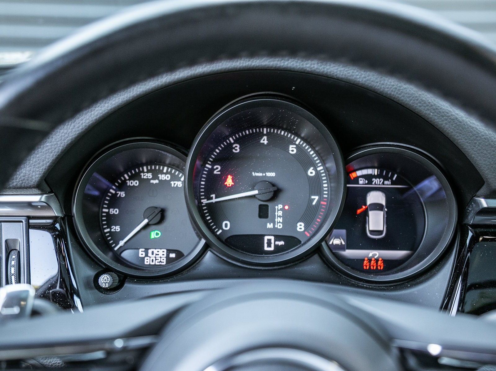 Certified 2023 Porsche Macan AWD/4WD image 21