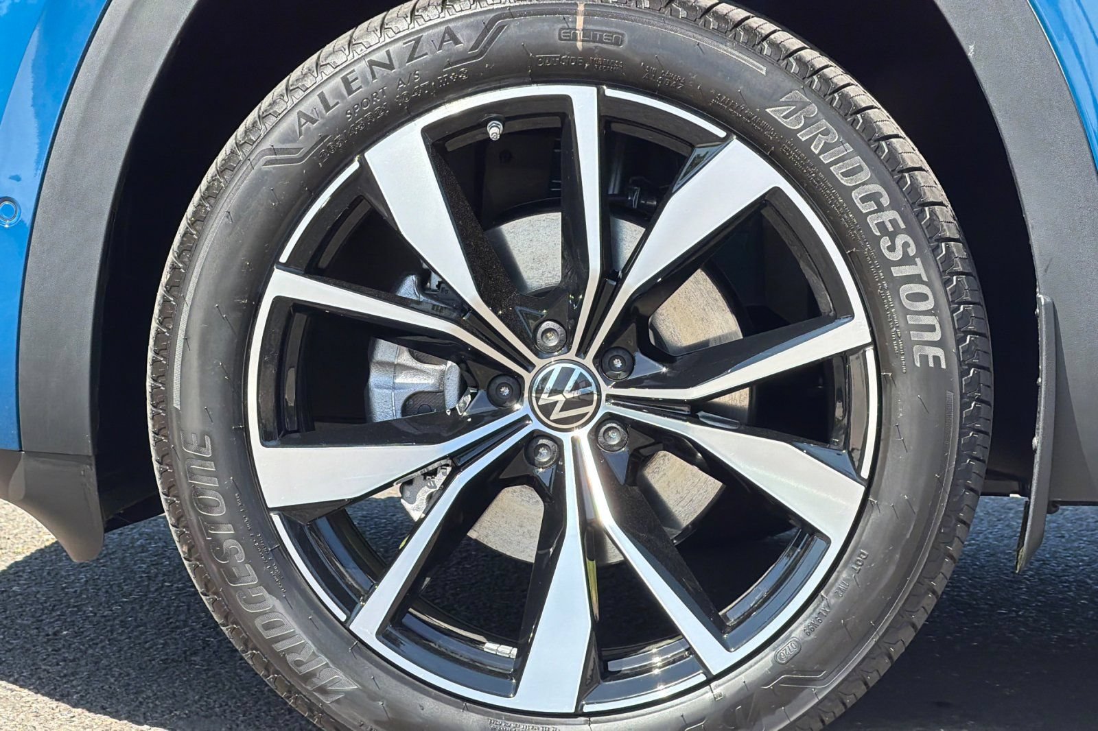 New 2026 Volkswagen Atlas SEL Premium R-Line AWD/4WD image 24