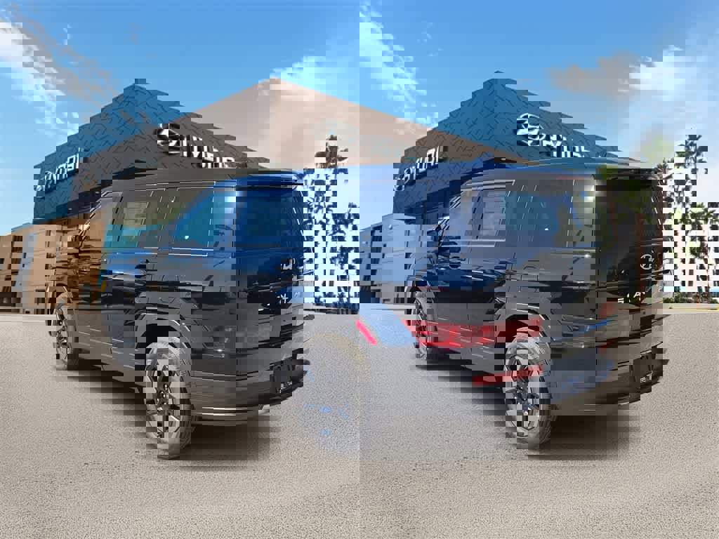 New 2026 Hyundai Santa Fe SE image 2