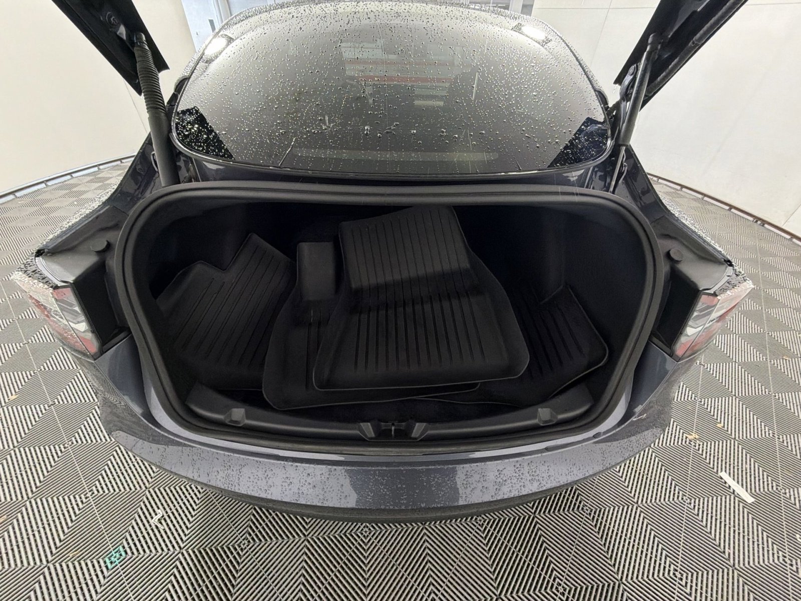 Used 2023 Tesla Model 3 Performance image 26