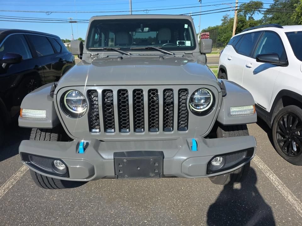 Used 2022 Jeep Wrangler Unlimited Sahara AWD/4WD image 2