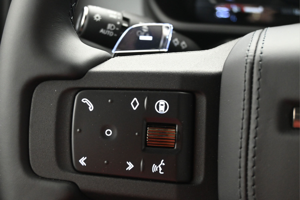 New 2026 Land Rover Defender 110 AWD/4WD image 17