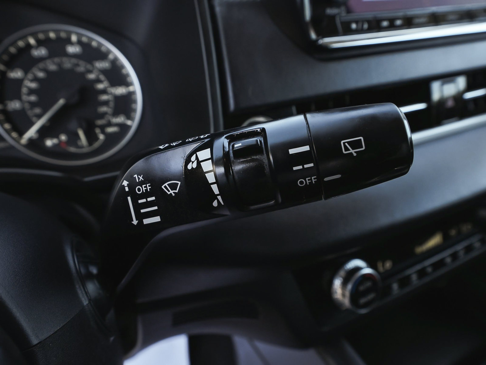 Used 2023 Mitsubishi Outlander ES AWD/4WD image 24
