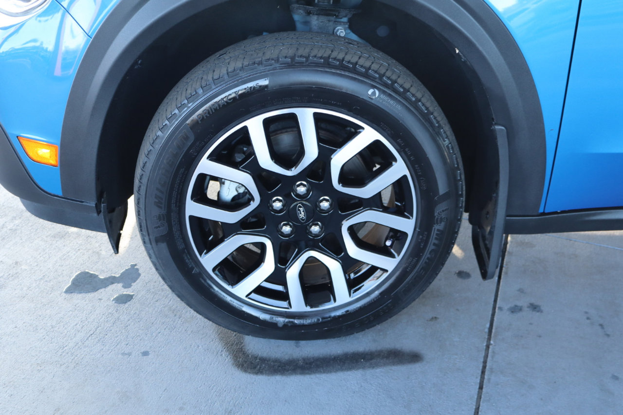 Used 2022 Ford Maverick Lariat w/ Lariat Luxury Package image 12