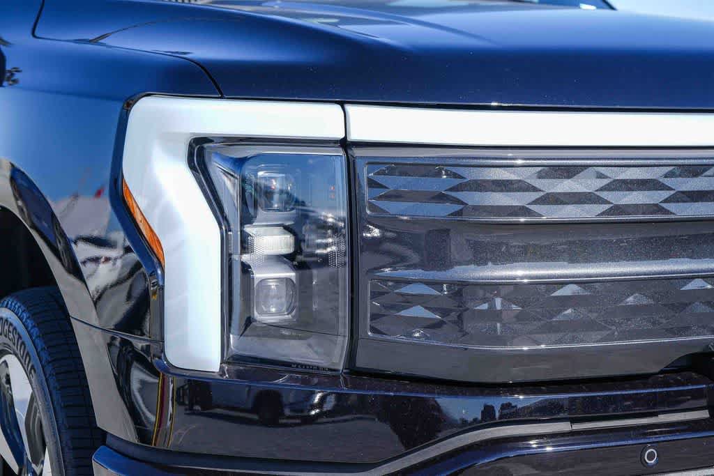 Used 2025 Ford F150 Lightning Platinum AWD/4WD image 4