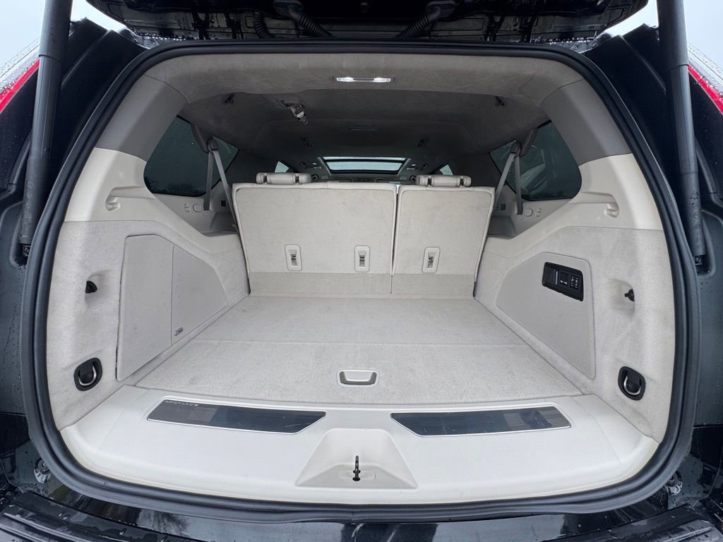 Used 2024 Cadillac Escalade ESV Sport Platinum w/ LPO, ONYX Package AWD/4WD image 14