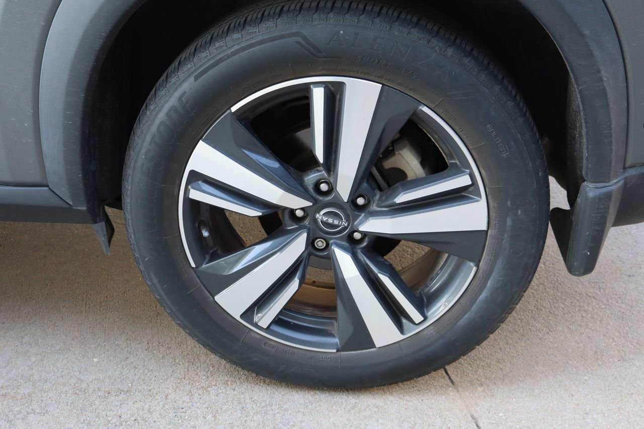 Used 2024 Nissan Rogue SL w/ SL Premium Package FWD image 28