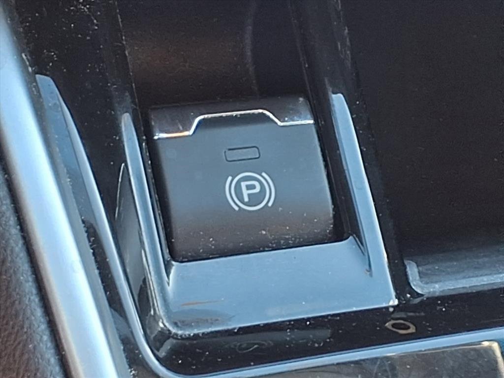 Used 2021 Subaru Outback Limited image 18