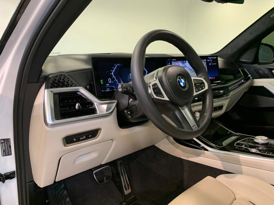Used 2025 BMW X7 xDrive40i w/ Executive Package AWD/4WD image 17