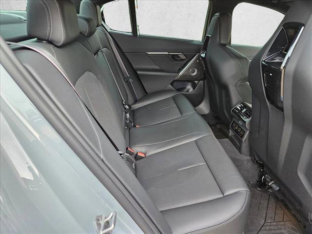 Used 2026 BMW M5 AWD/4WD image 16