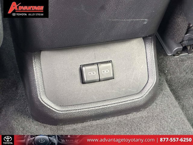 Used 2022 Toyota Highlander XSE AWD/4WD image 17