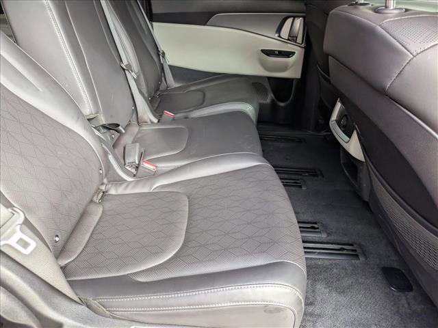 Used 2024 Kia Carnival LX image 26