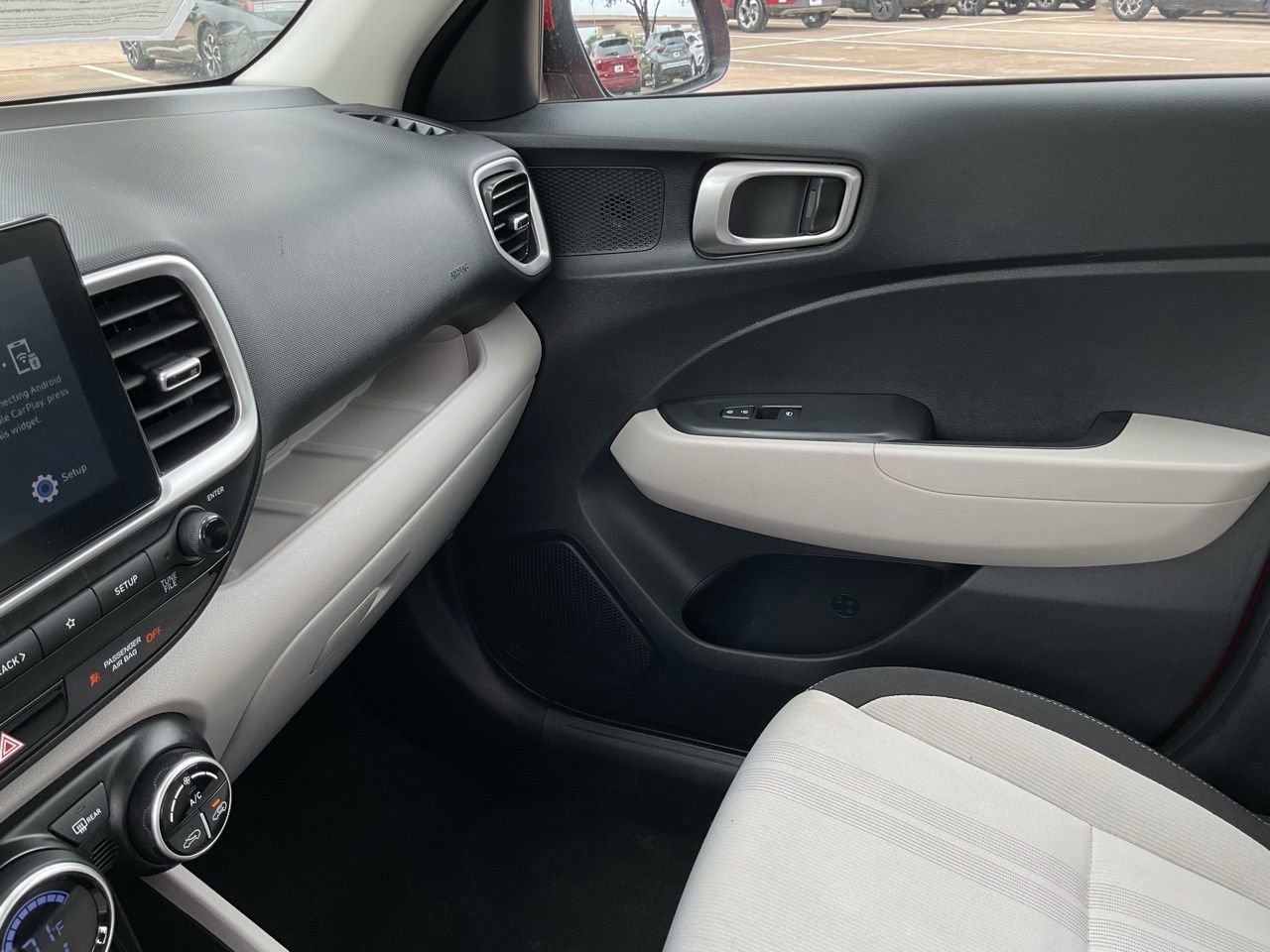 Used 2025 Hyundai Venue SEL FWD image 42