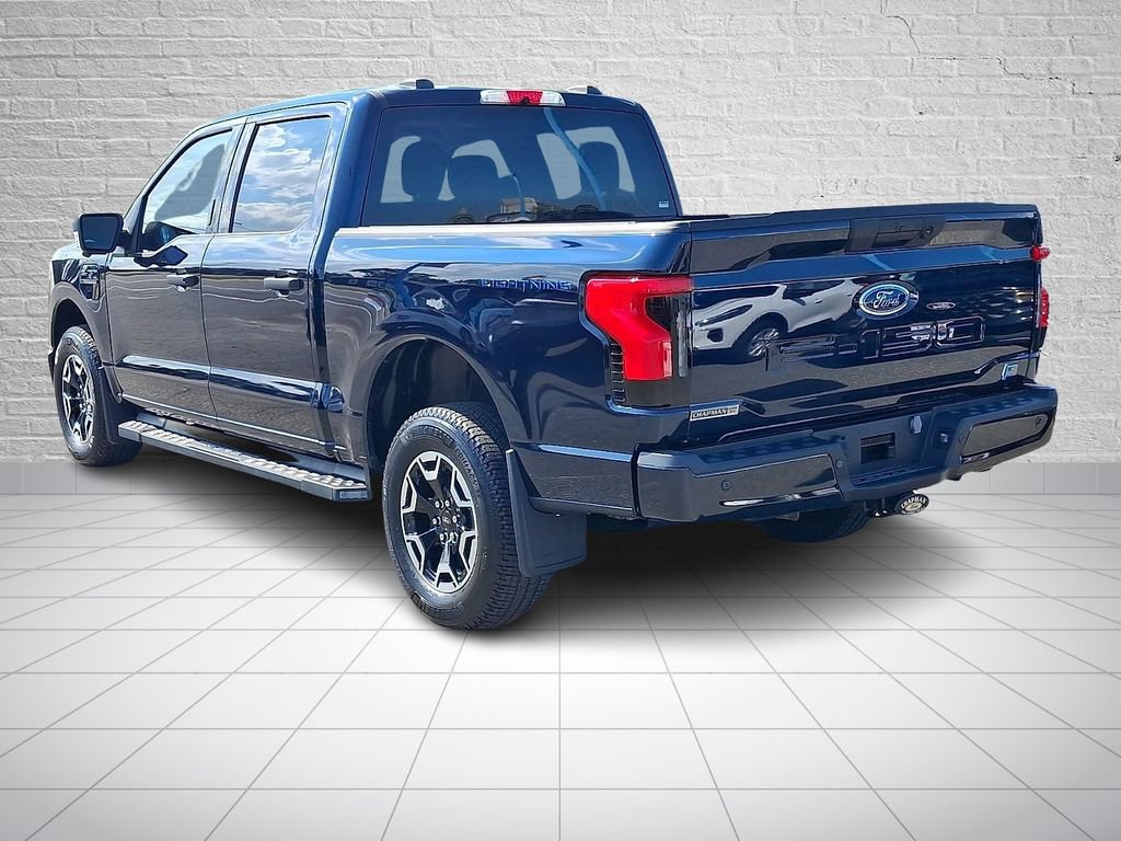 Used 2023 Ford F150 Lightning XLT AWD/4WD image 6