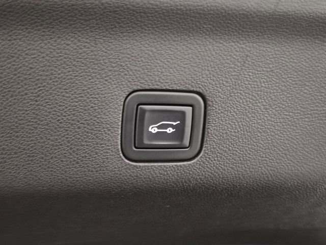 Used 2021 GMC Yukon XL AT4 w/ AT4 Premium Plus Package AWD/4WD image 10