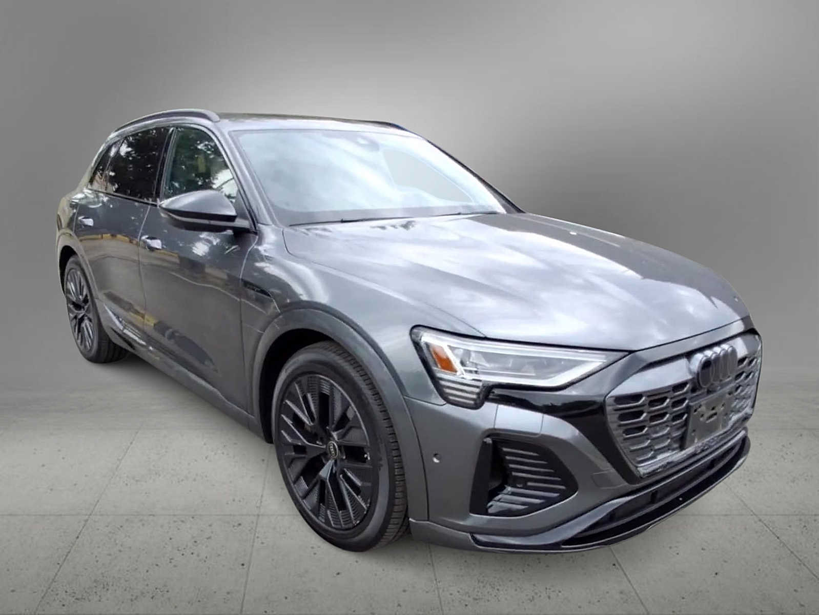 Used 2024 Audi Q8 e-tron Prestige AWD/4WD image 2