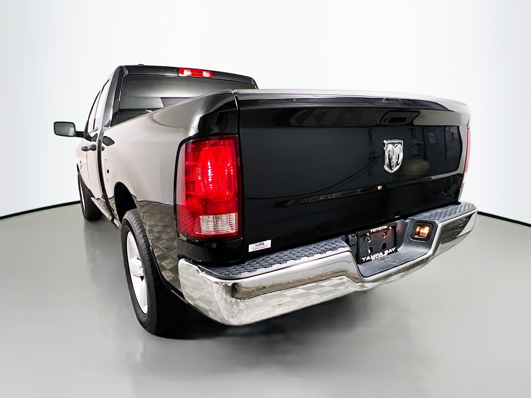 Used 2024 RAM 1500 Classic SLT image 8