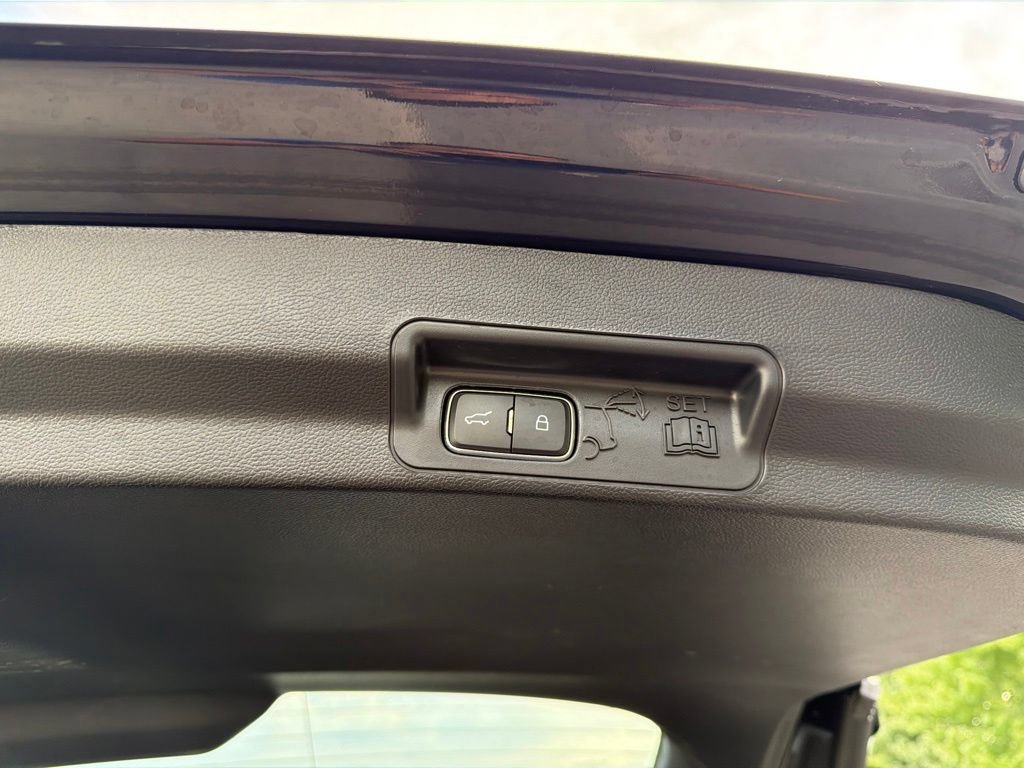 Used 2025 Ford Explorer ST AWD/4WD image 19