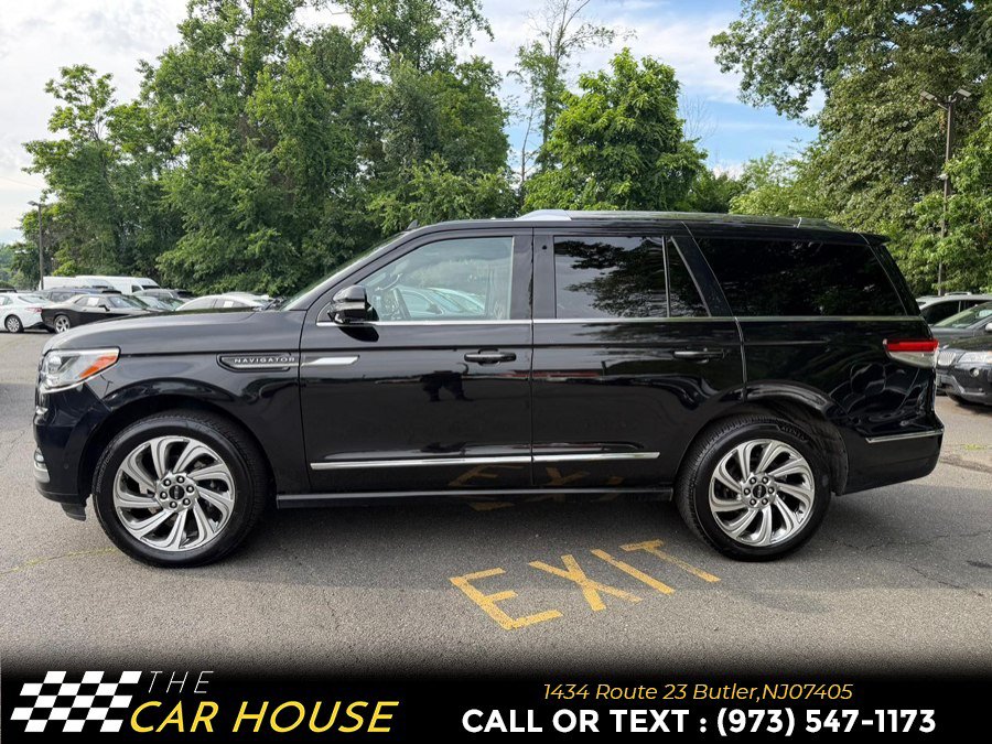 Used 2024 Lincoln Navigator Reserve AWD/4WD image 3