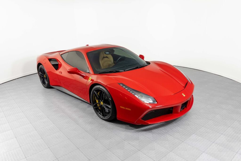Used 2017 Ferrari 488 GTB RWD image 14