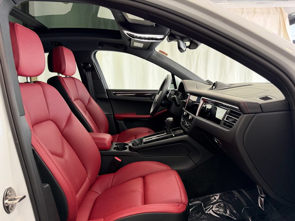 Certified 2026 Porsche Macan S AWD/4WD image 16