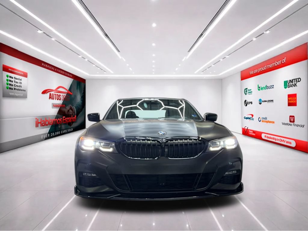 Used 2022 BMW 330i Sedan w/ M Sport Package RWD image 2