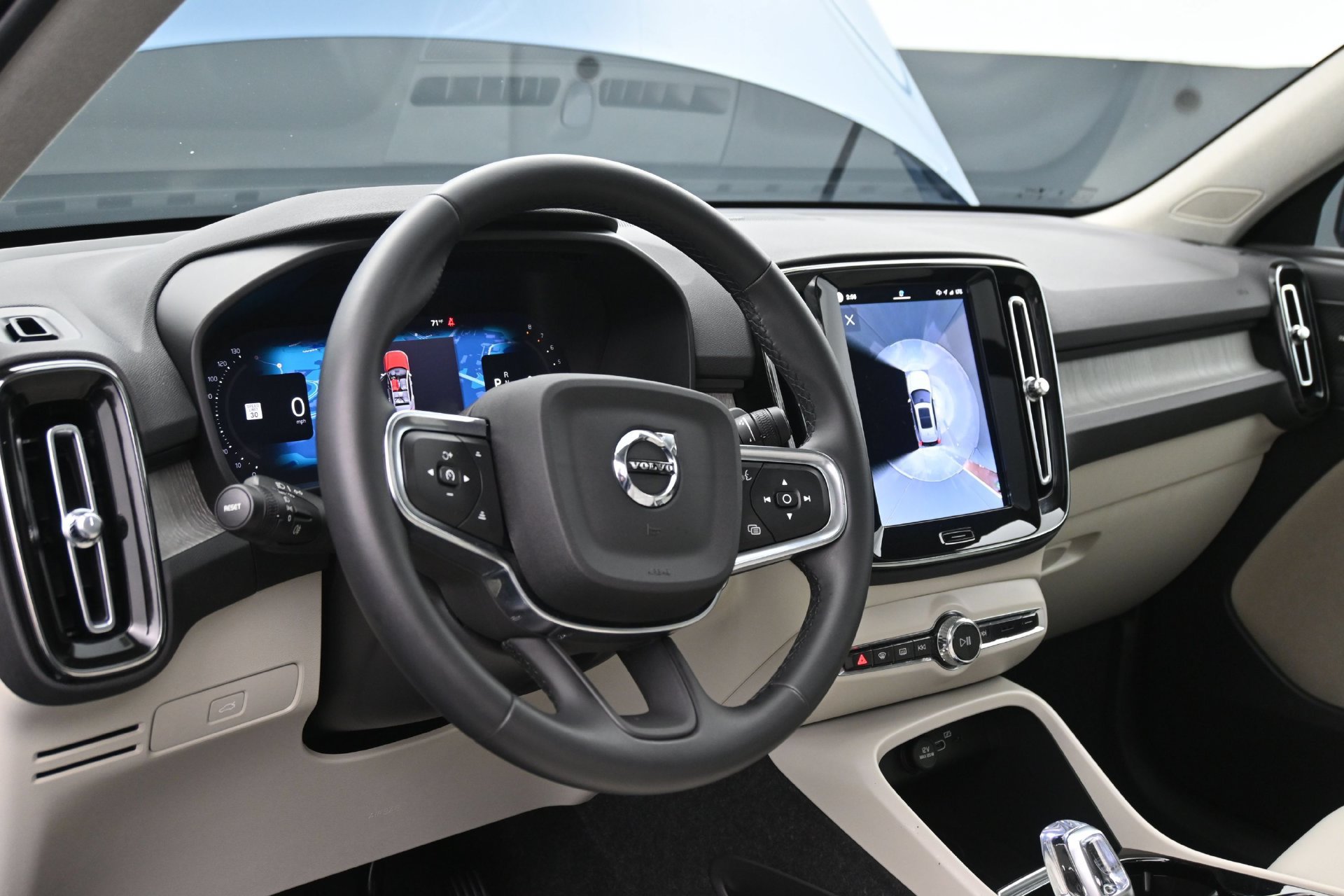 Used 2025 Volvo XC40 B5 Ultra w/ Climate Package AWD/4WD image 23