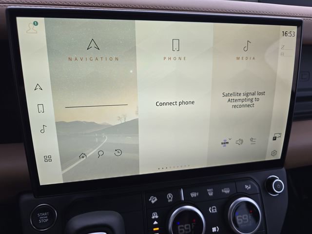 New 2026 Land Rover Defender 130 X-Dynamic SE image 13