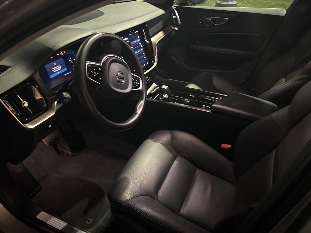 Certified 2025 Volvo V60 B5 Cross Country Plus image 6