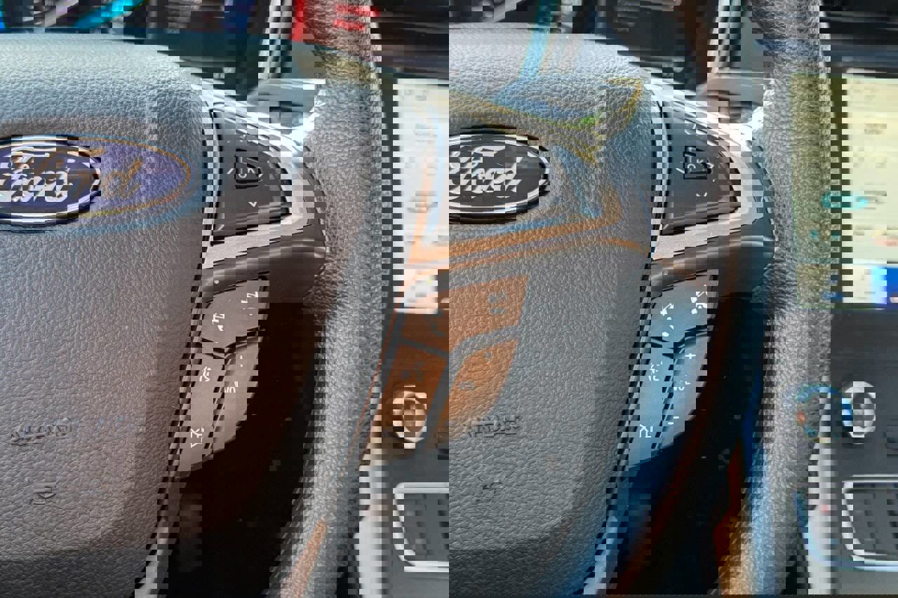 Used 2020 Ford Fusion SE image 25