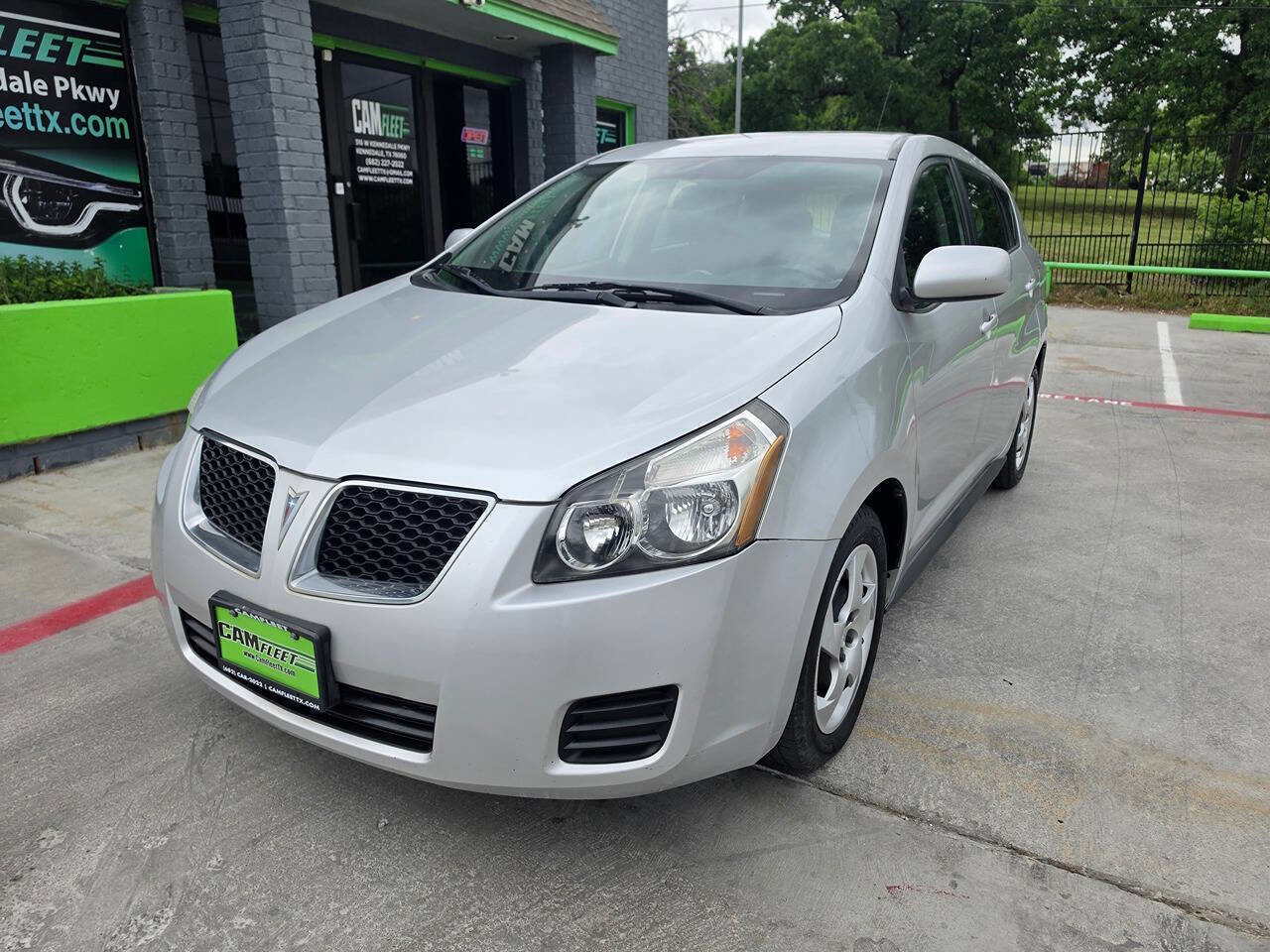 Used 2009 Pontiac Vibe w/ Preferred Package FWD image 3
