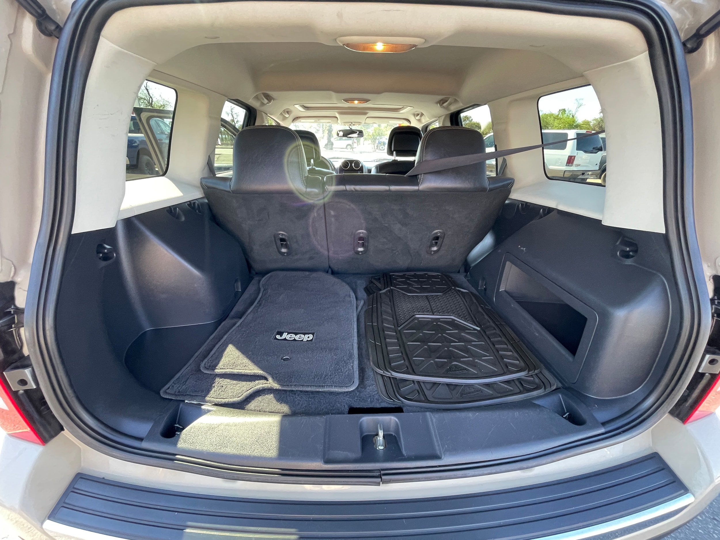 Used 2016 Jeep Patriot High Altitude FWD image 17