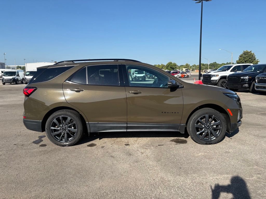 Used 2023 Chevrolet Equinox RS w/ RS Leather Package AWD/4WD image 9