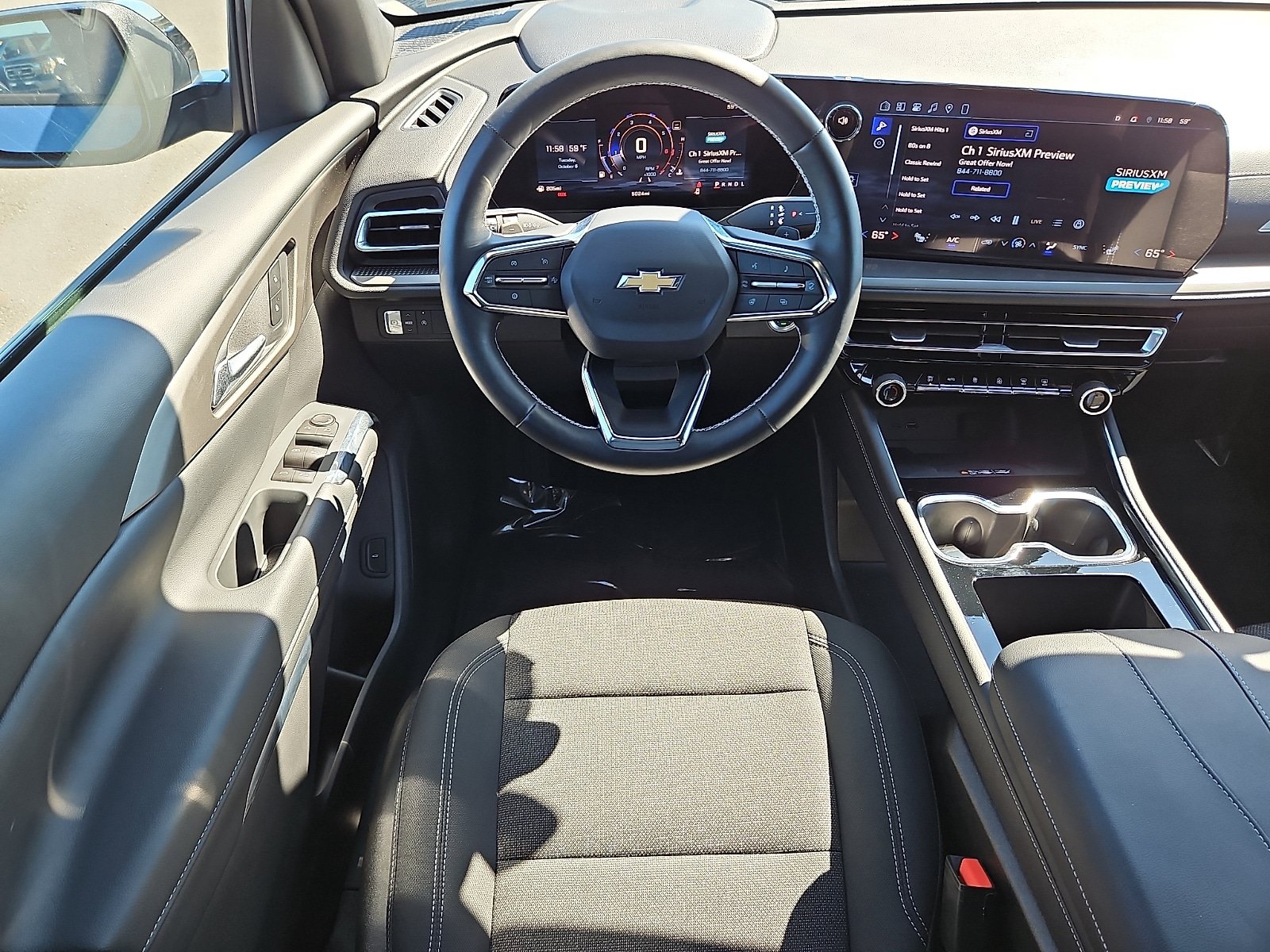Used 2026 Chevrolet Traverse LT FWD image 11