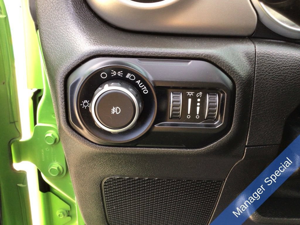 Used 2018 Jeep Wrangler Unlimited Sport S AWD/4WD image 25