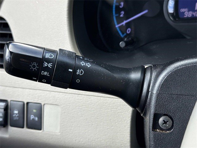 Used 2011 Toyota Sienna XLE image 27