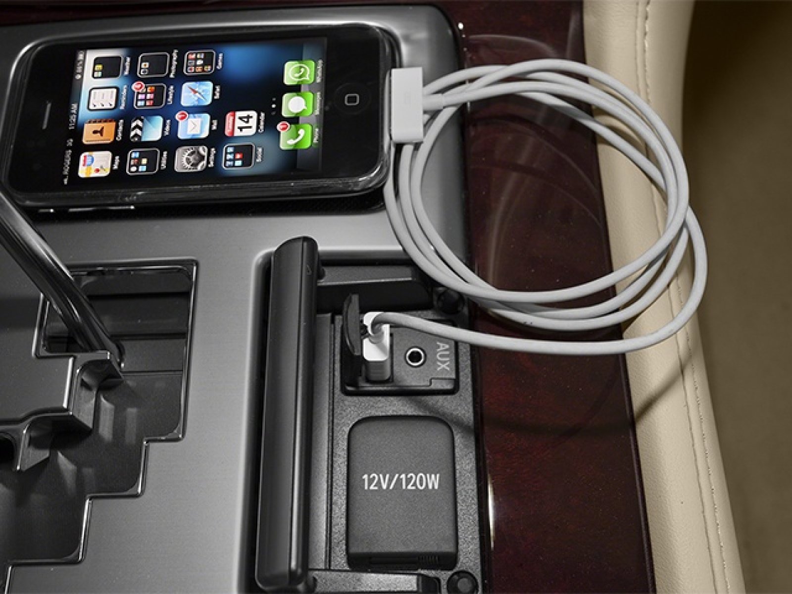Used 2013 Lexus LX 570 4WD w/ Luxury Pkg image 13