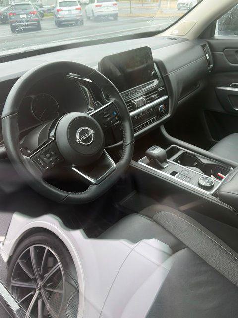Used 2024 Nissan Pathfinder SL w/ SL Premium Package AWD/4WD image 7