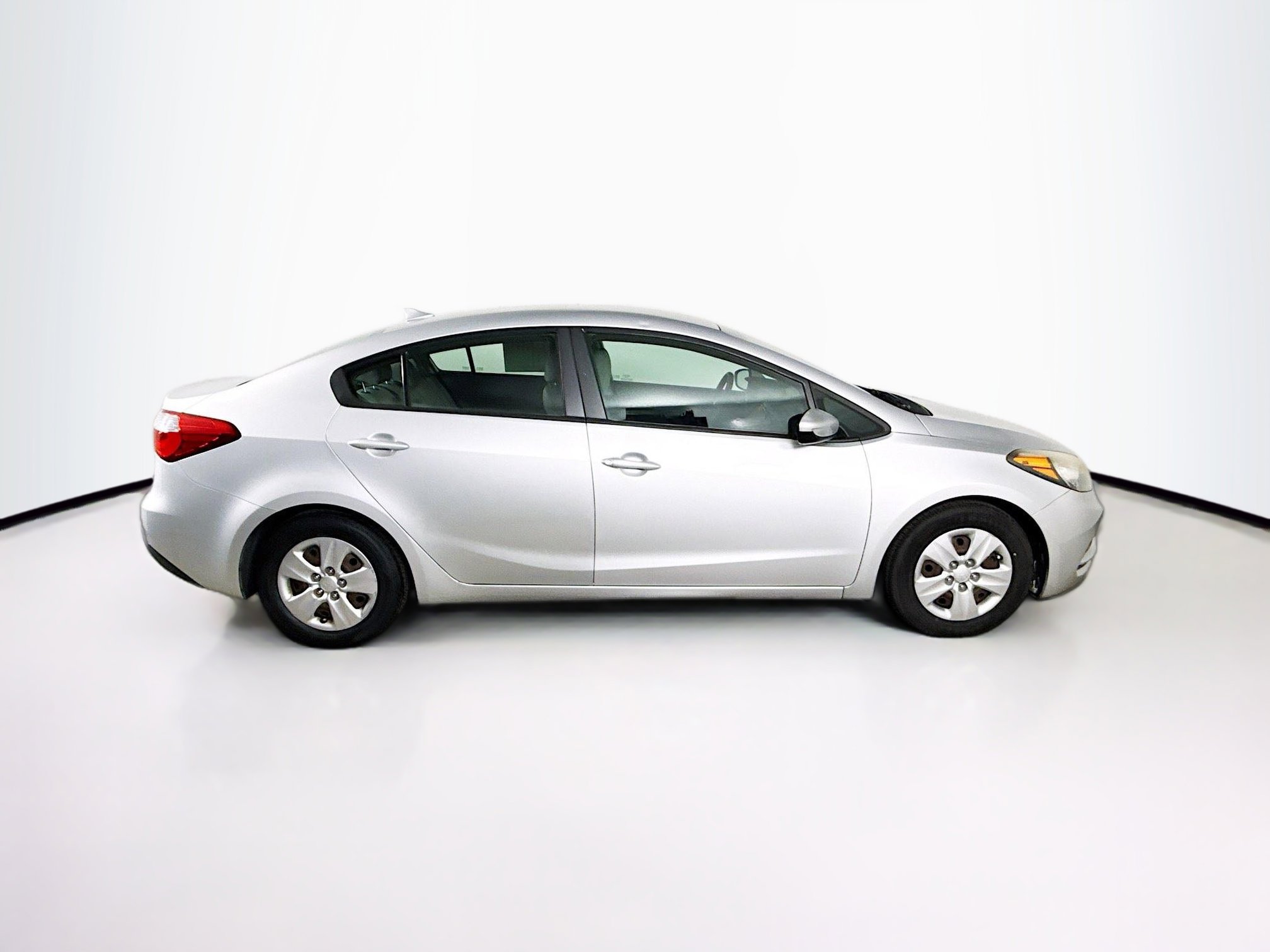 Used 2015 Kia Forte LX image 2