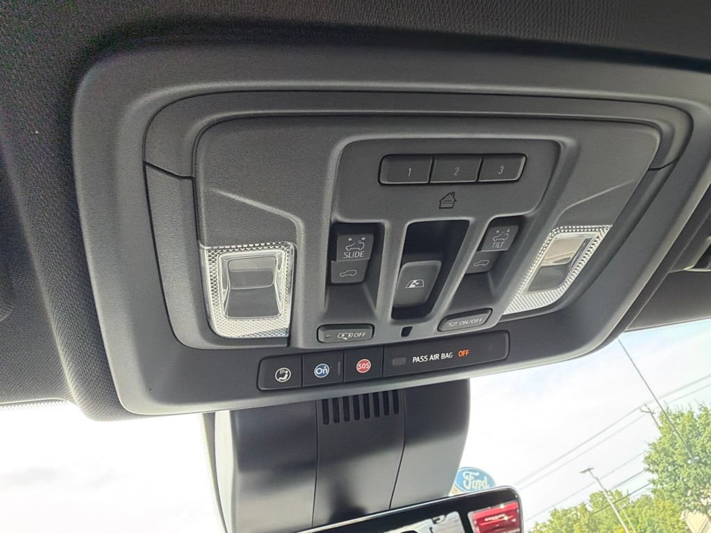 Used 2025 Chevrolet Silverado 1500 ZR2 w/ Technology Package AWD/4WD image 29