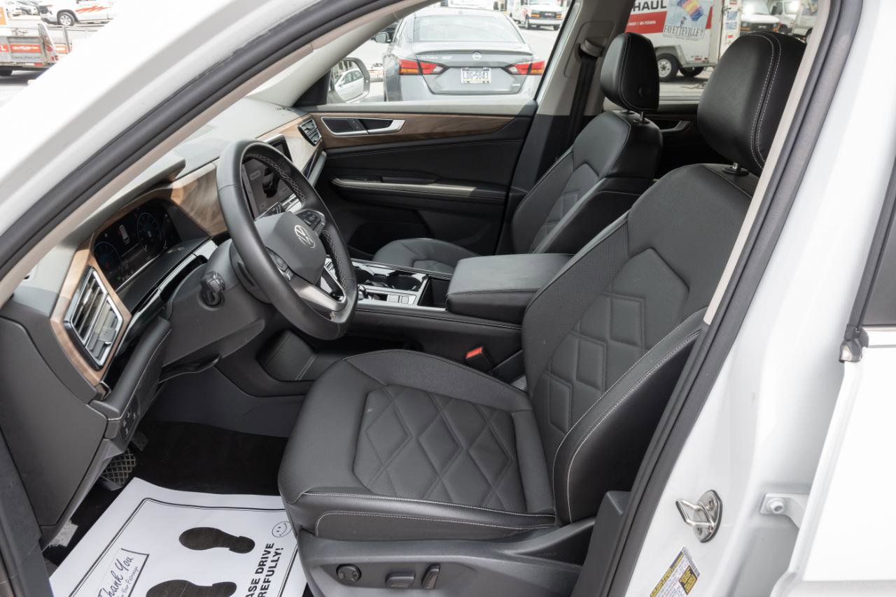 Used 2024 Volkswagen Atlas SE image 14