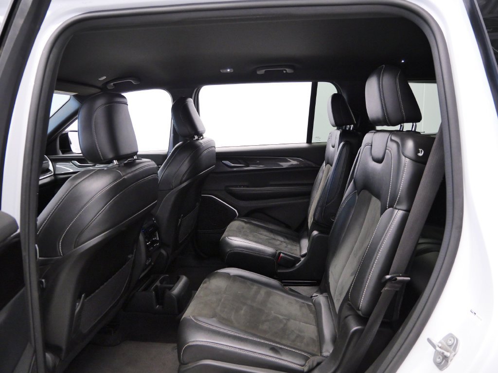 Used 2022 Jeep Grand Cherokee L Laredo AWD/4WD image 11