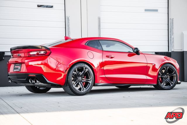 Used 2017 Chevrolet Camaro SS RWD image 5